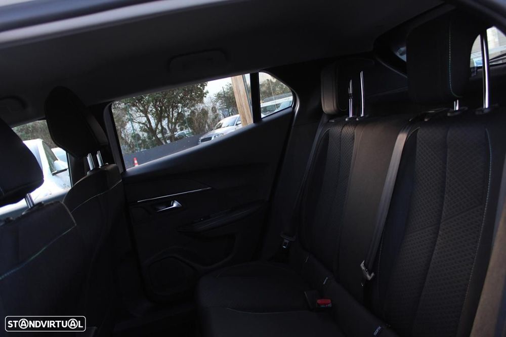 Peugeot e-2008 50 kWh Active Pack - 25