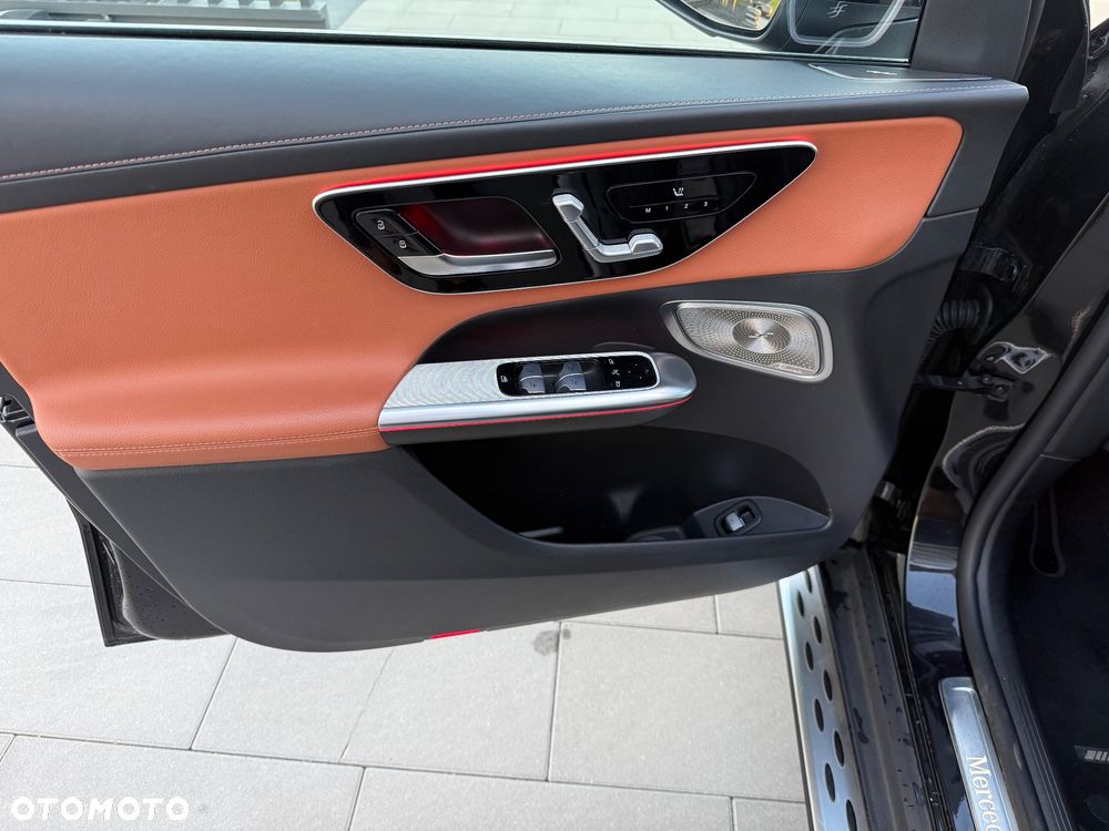Mercedes-Benz GLC - 12