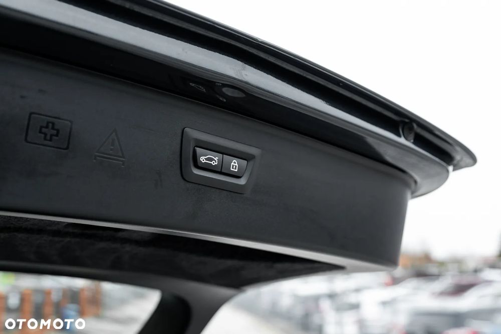 BMW Seria 5 535i xDrive Sport-Aut Luxury Line - 13