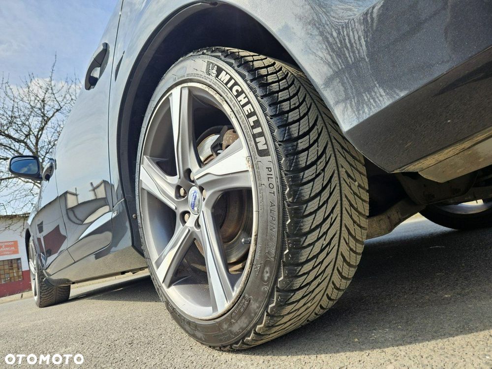 Volvo V60 D4 R-Design Momentum - 21