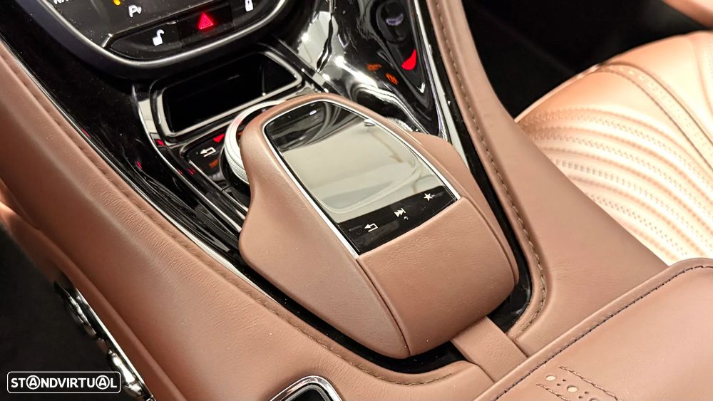 Aston Martin DB11 Coupé V8 Auto - 36
