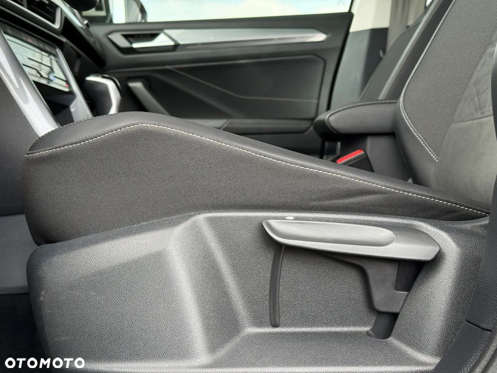 Volkswagen T-Roc 1.5 TSI Style DSG - 24