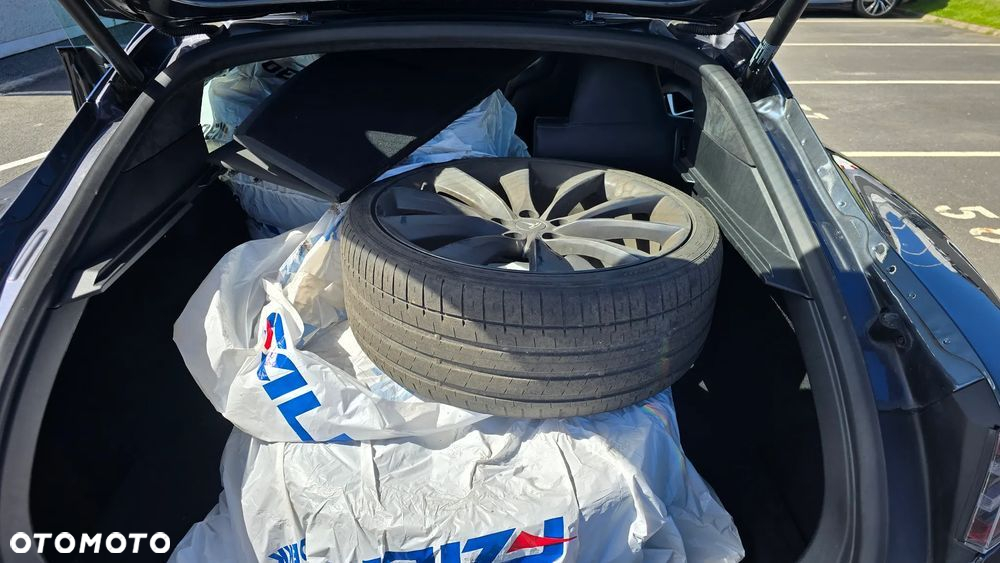 Tesla Model S D Performance - 29