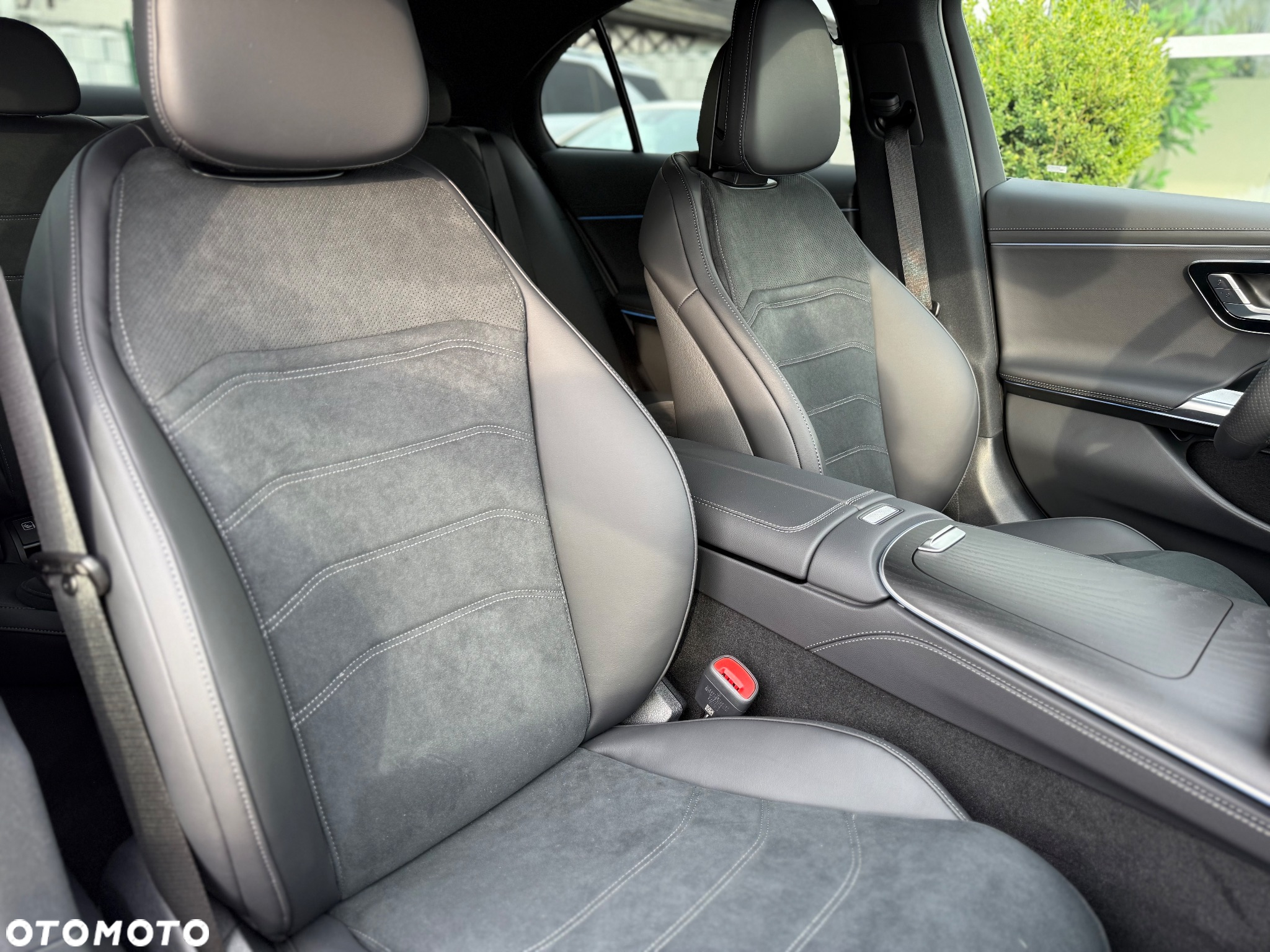 Mercedes-Benz Klasa E 200 mHEV 4-Matic AMG 9G-Tronic - 8