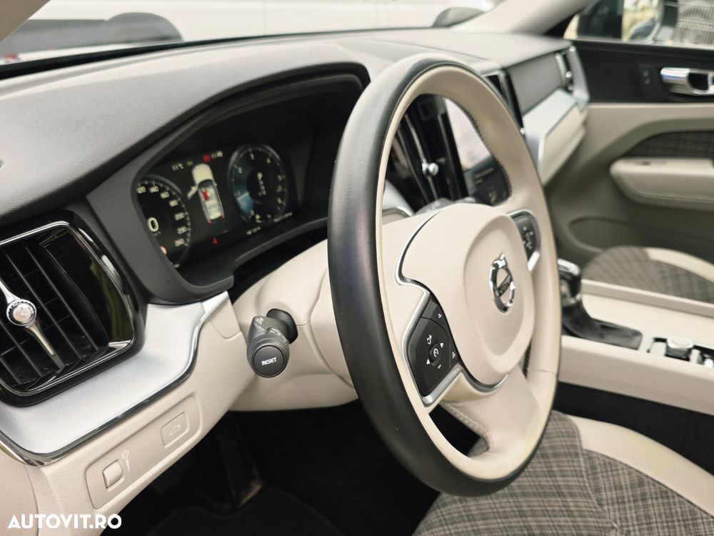 Volvo XC 60 D4 AWD Momentum - 12