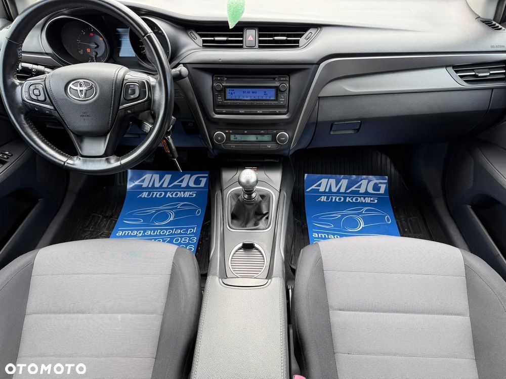 Toyota Avensis 1.6 D-4D Active - 18
