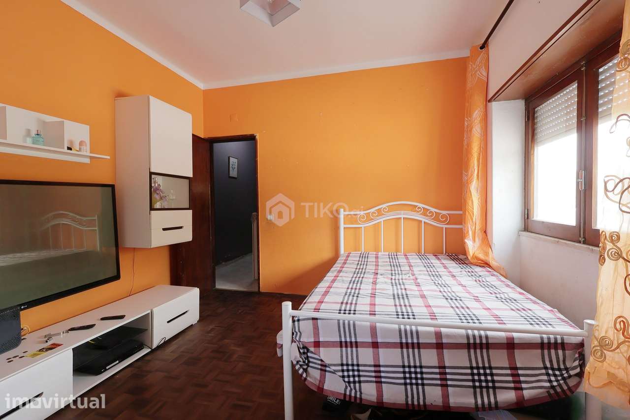 APARTAMENTO T3 COM ARRECADAÇÃO E POTENCIAL DE VALORIZAÇÃO NA BAIXA DA - Grande imagem: 2/29