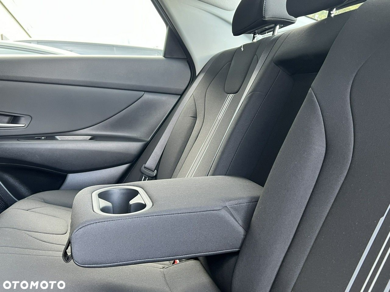 Hyundai Elantra - 15