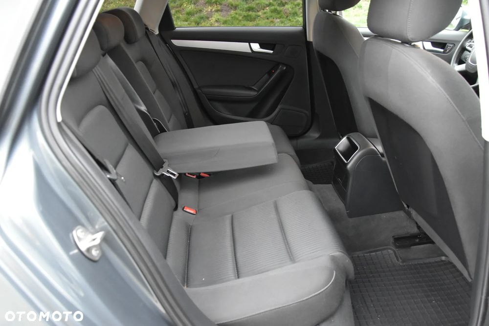 Audi A4 Avant 2.0 TDI ultra DPF Attraction - 11