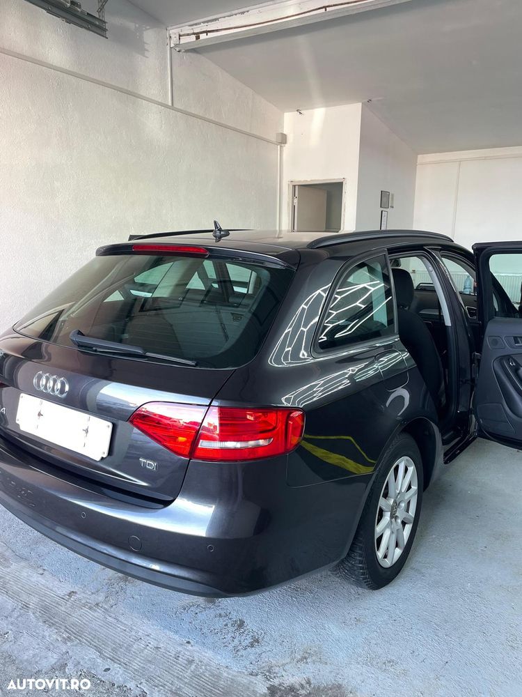 Audi A4 2.0 TDI DPF Attraction - 9