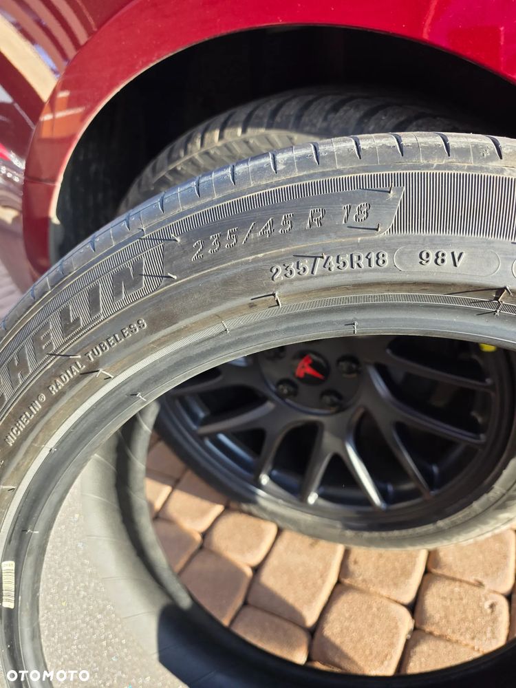 Opony Michelin e-primacy 235/45R18 do Tesla 3 - 5