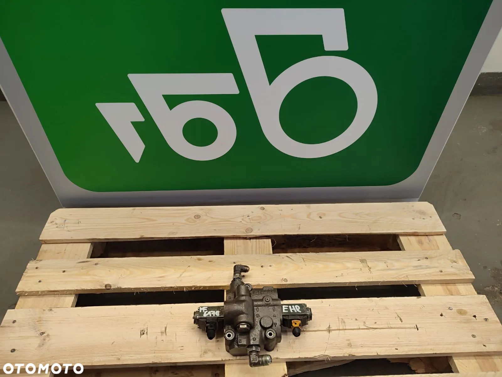 Rozdzielacz 3387006M2 EHR 1525100139 Massey Ferguson 6170 - 1