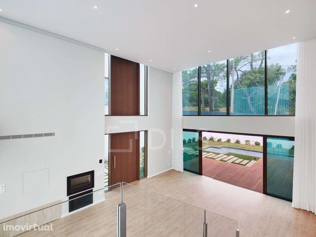 Moradia T4 com jardim e piscina em novo empreendimento no Estoril - Grande imagem: 4/96