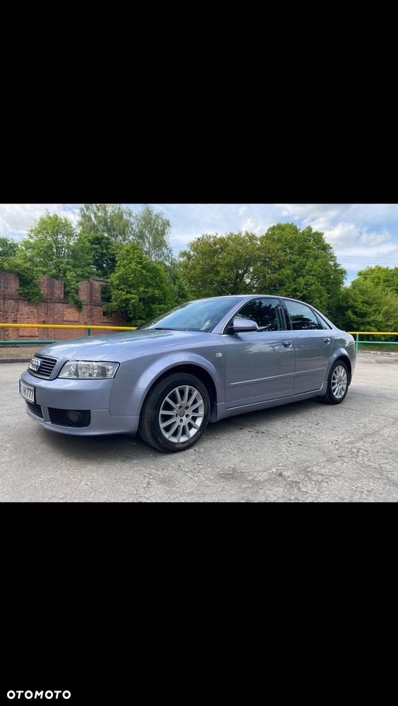 Audi A4 Limousine - 9