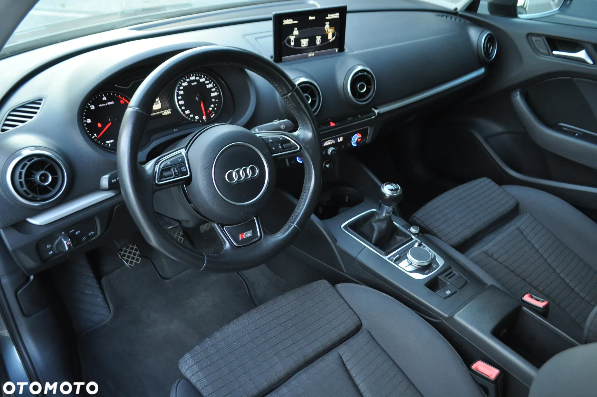 Audi A3 2.0 TDI Limousine S line Sportpaket - 36