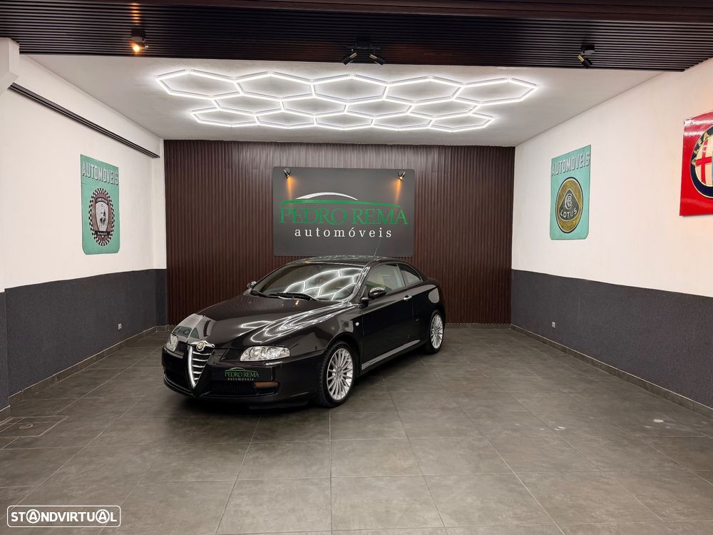 Alfa Romeo GT 1.9 JTD M-JET Distinctive - 2