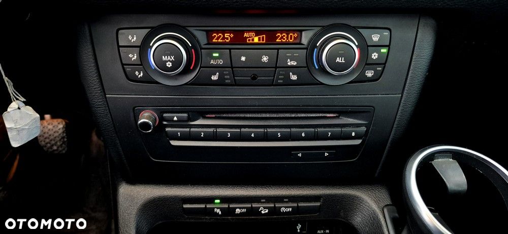 BMW X1 sDrive18d xLine - 27