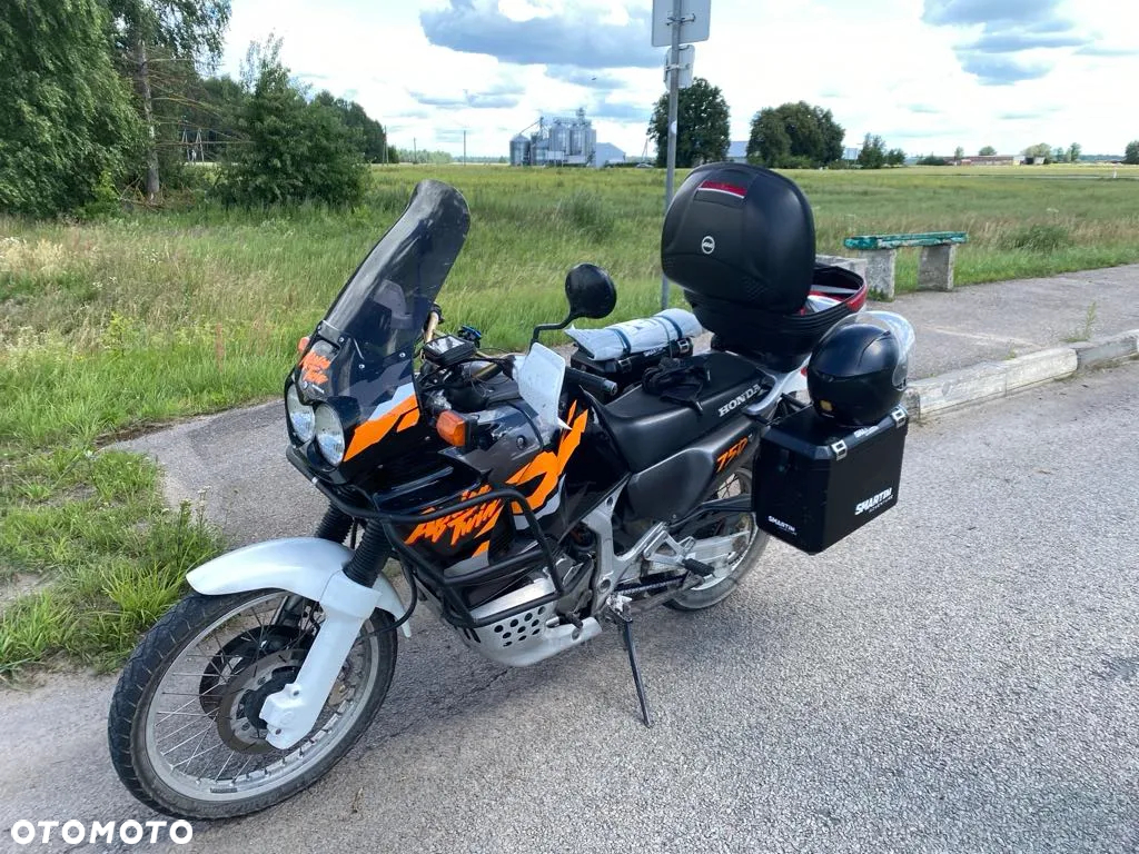 Honda XRV