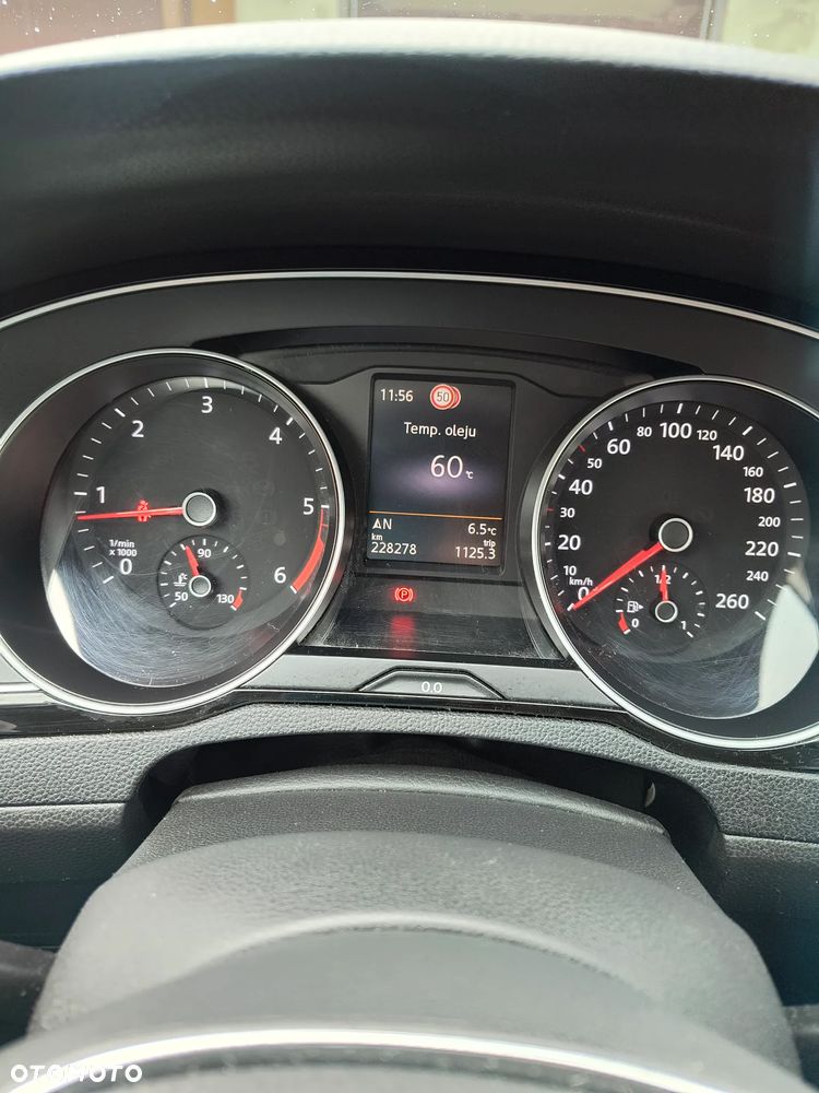 Volkswagen Passat 2.0 TDI (BlueMotion Technology) Highline - 14