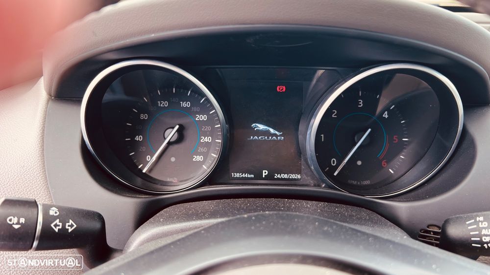 Jaguar XE - 23