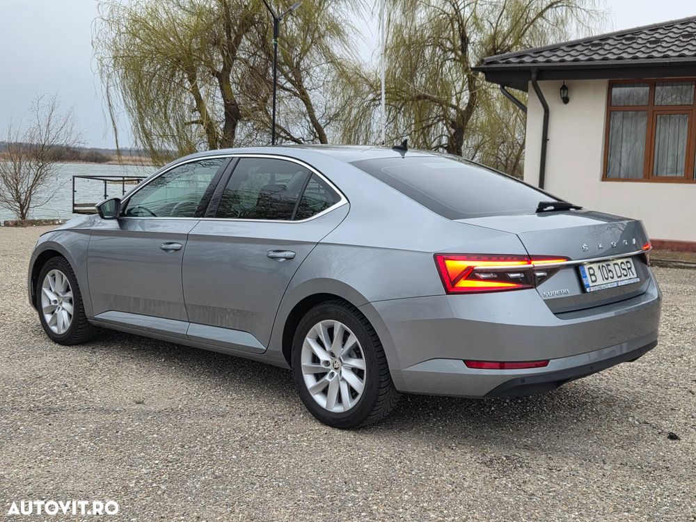Skoda Superb 2.0 TDI DSG Style - 11