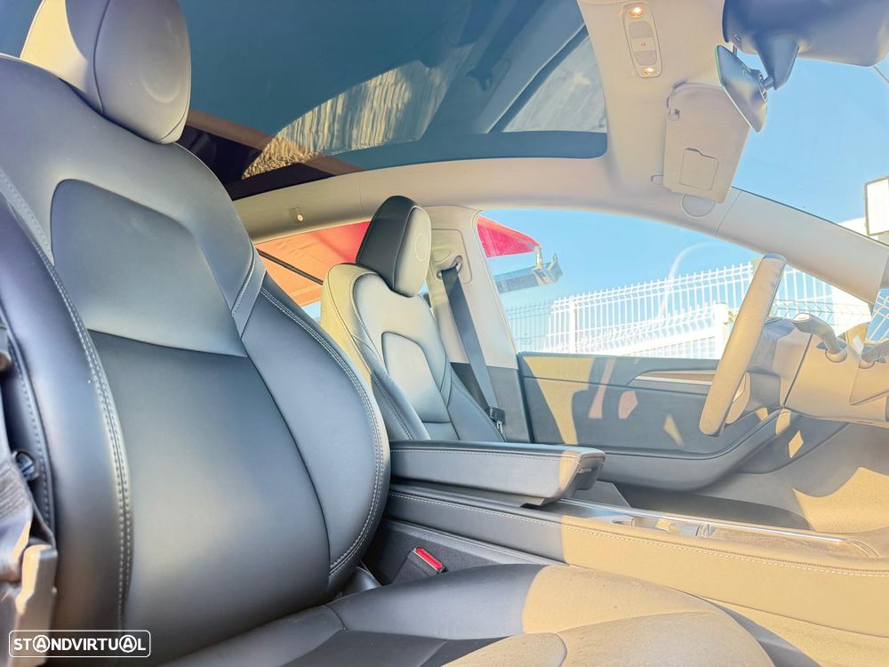 Tesla Model Y Long Range Dual Motor AWD - 15