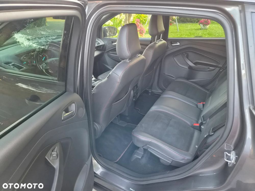 Ford Kuga 2.0 TDCi 4x4 ST-Line - 32