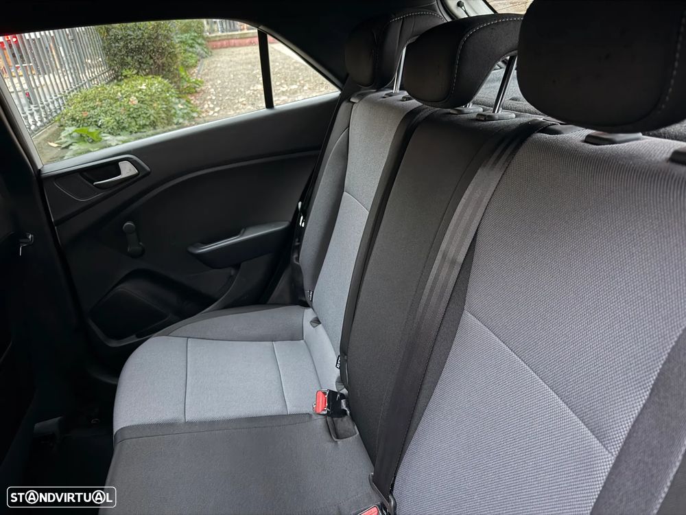 Hyundai i20 1.1 CRDi LED - 16