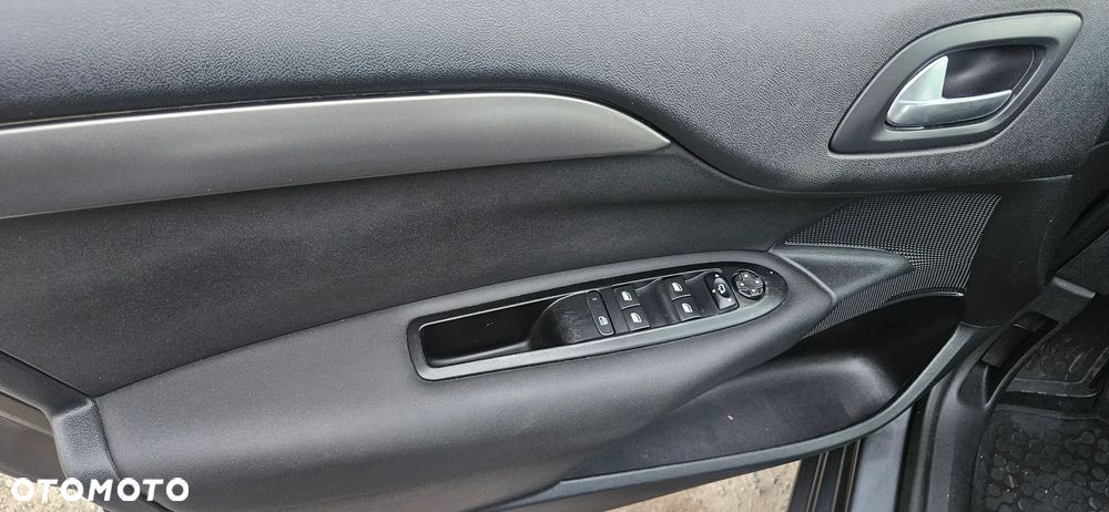 Citroën C4 HDi 115 Exclusive - 19