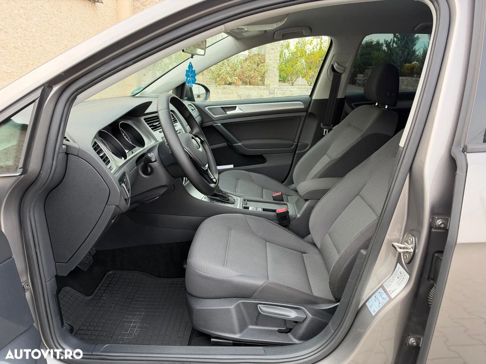 Volkswagen Golf - 33