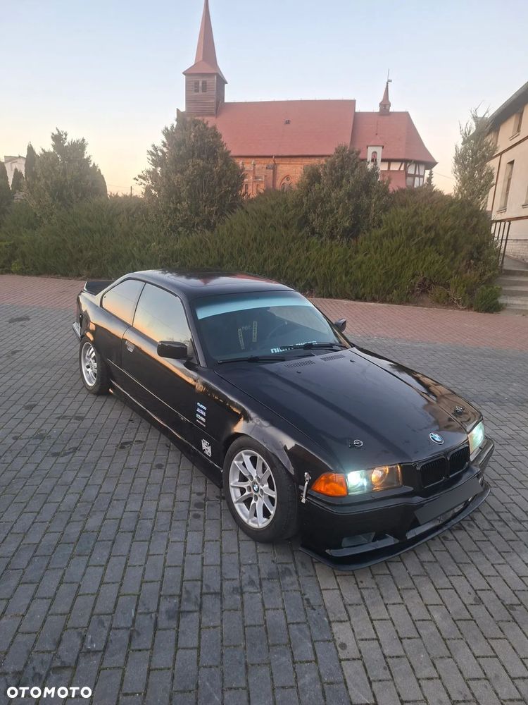 BMW Seria 3 325i - 2