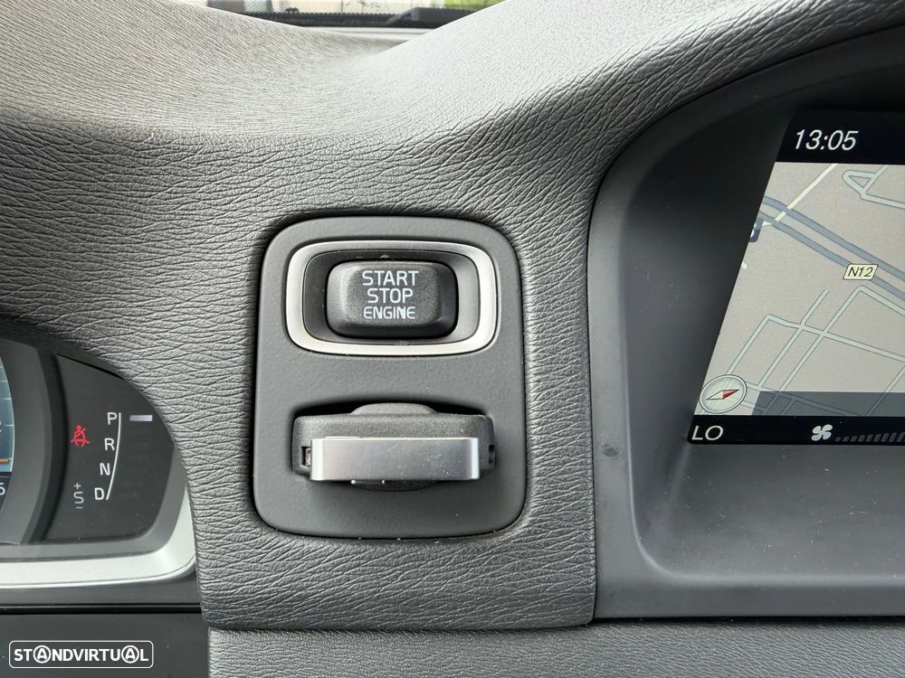 Volvo XC 70 2.0 D4 Summum Dynamic Geartronic - 28