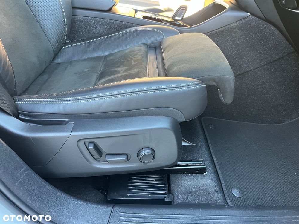 Volvo XC 40 - 38