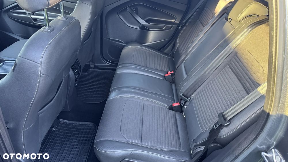 Ford Kuga 1.5 EcoBoost 2x4 Titanium - 10