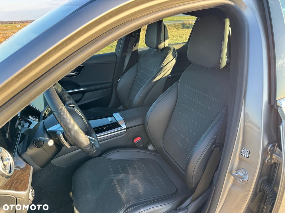 Mercedes-Benz Klasa C 200 4Matic 9G-TRONIC AMG Line Advanced - 22