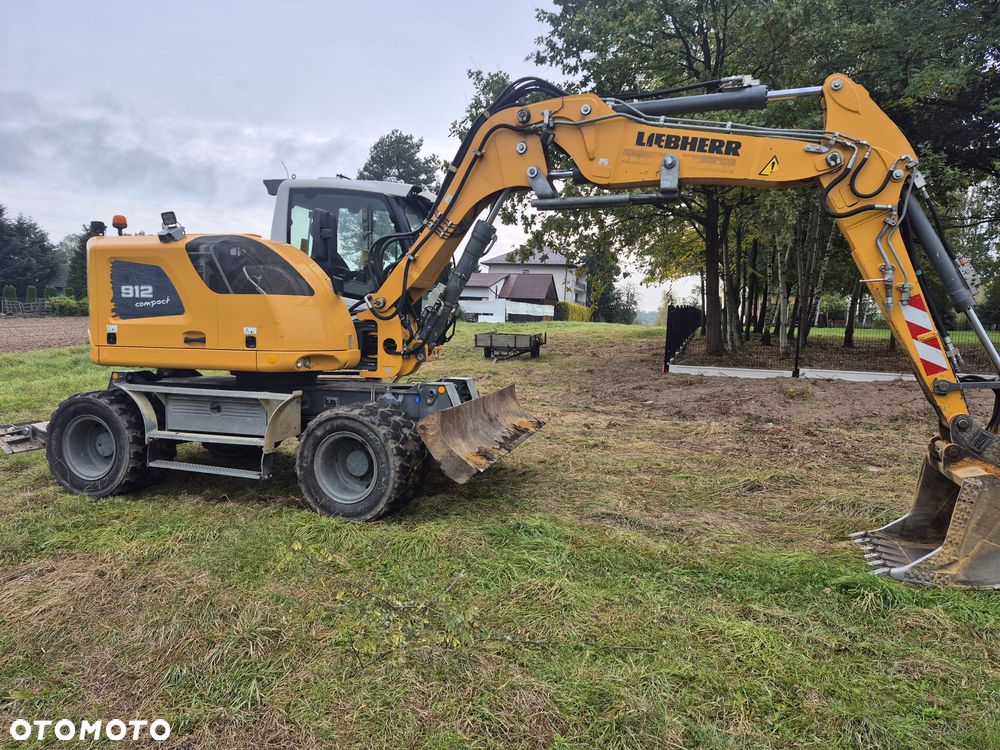 Liebherr A912 - 1