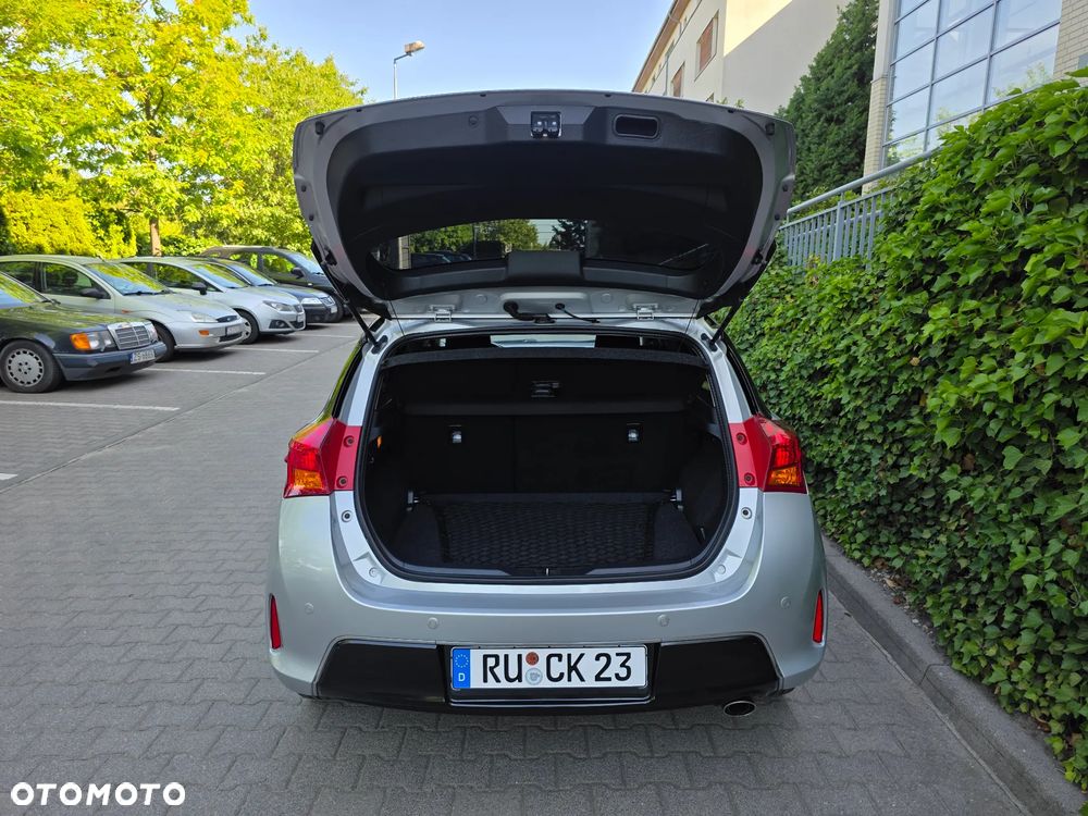 Toyota Auris - 11