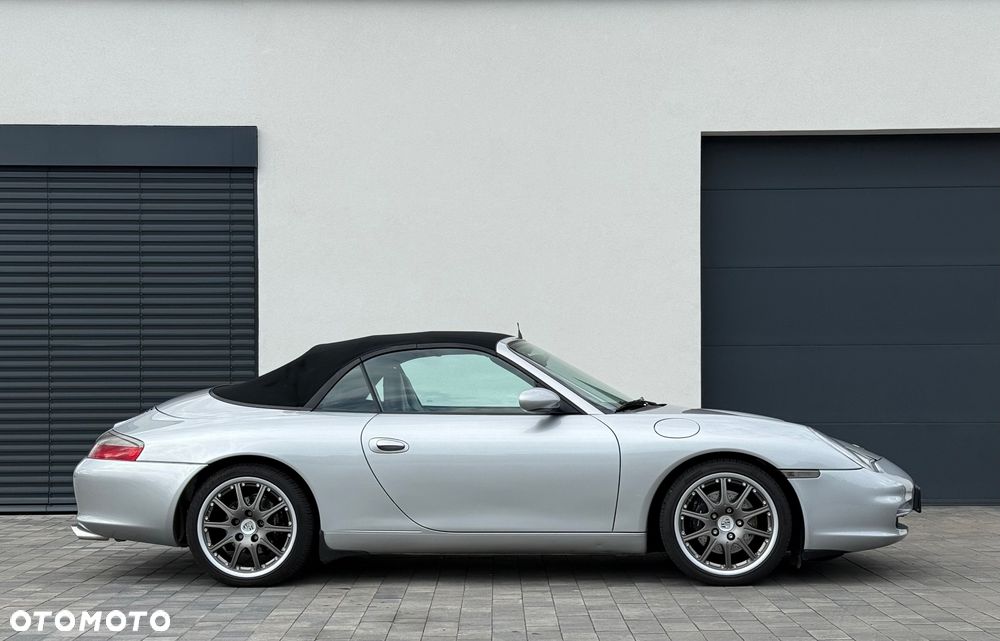 Porsche 911 Carrera - 3