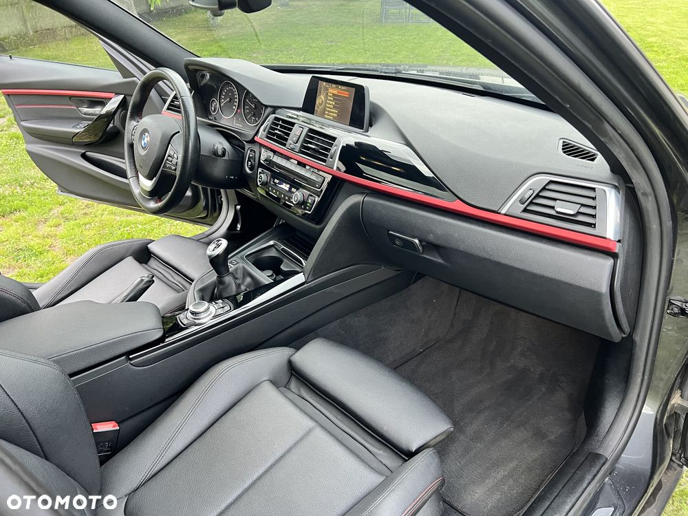 BMW Seria 3 318i Sport Line - 11