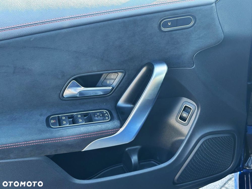 Mercedes-Benz CLA - 17