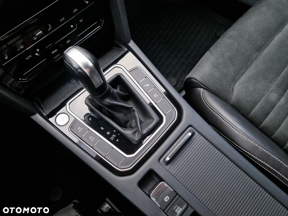 Volkswagen Passat 1.5 TSI EVO Elegance DSG - 11