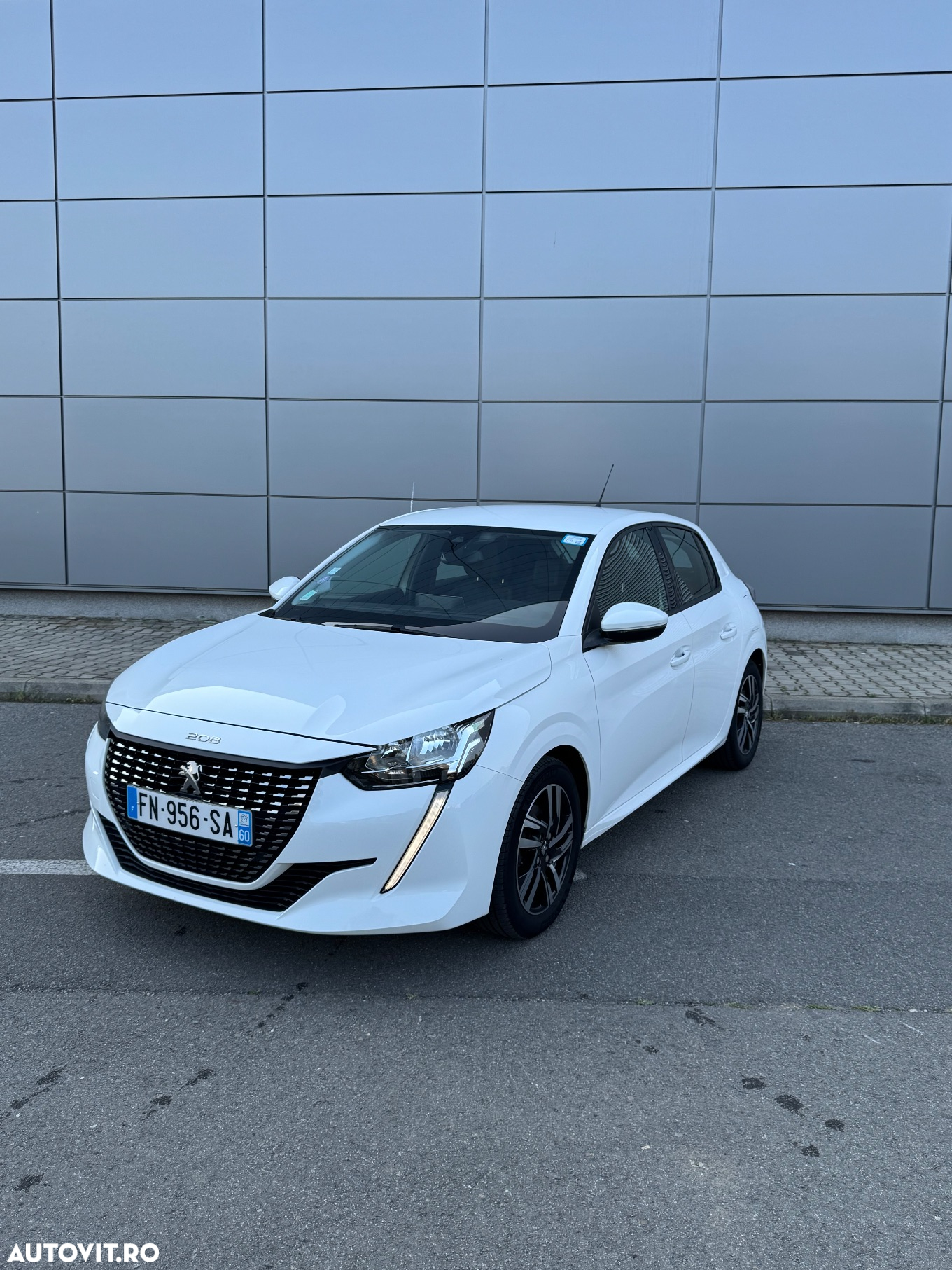 Peugeot 208 1.2 L PureTech STT Allure - 9
