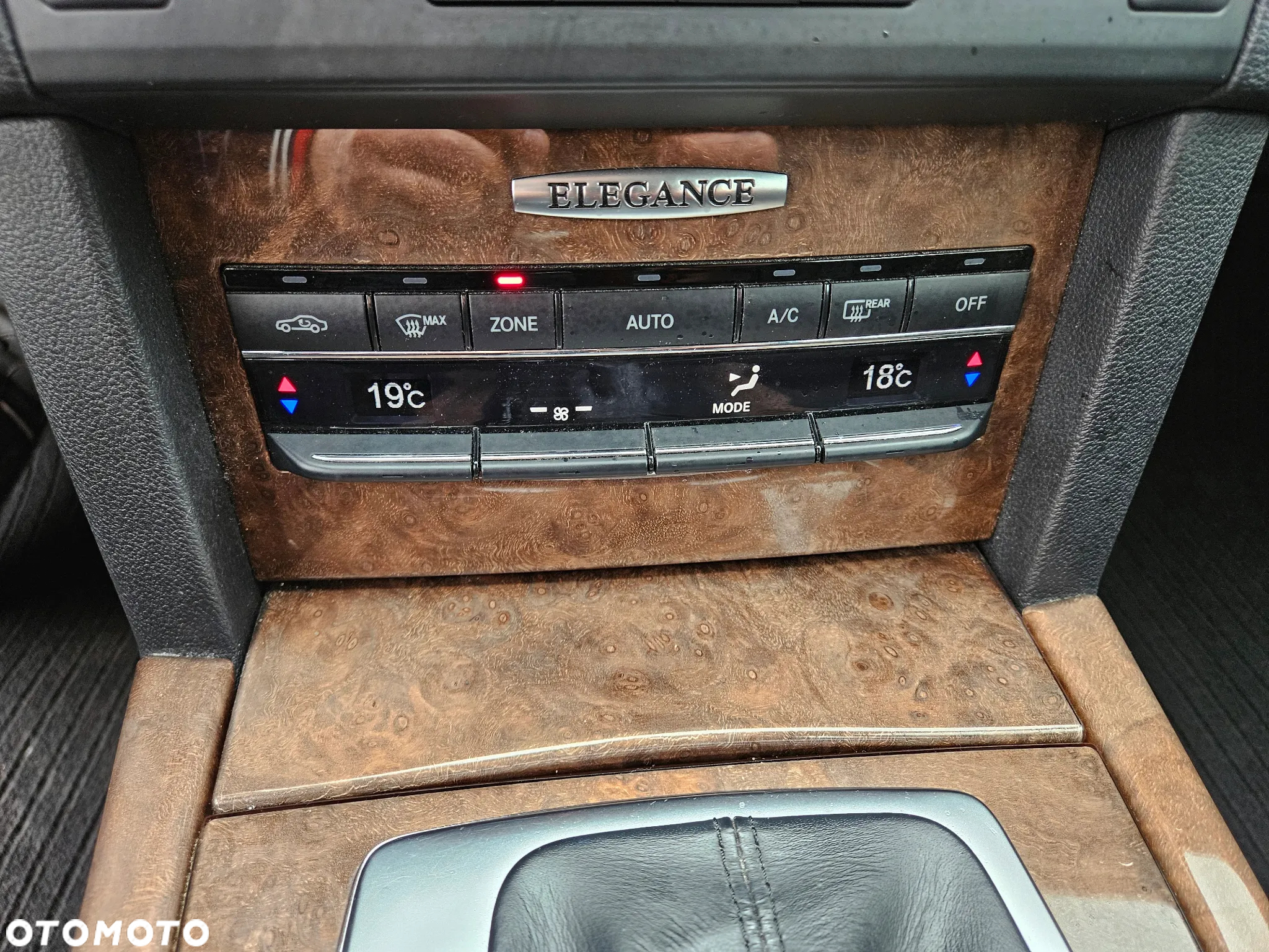 Mercedes-Benz Klasa E 200 CGI BlueEFFICIENCY 7G-TRONIC Avantgarde - 14