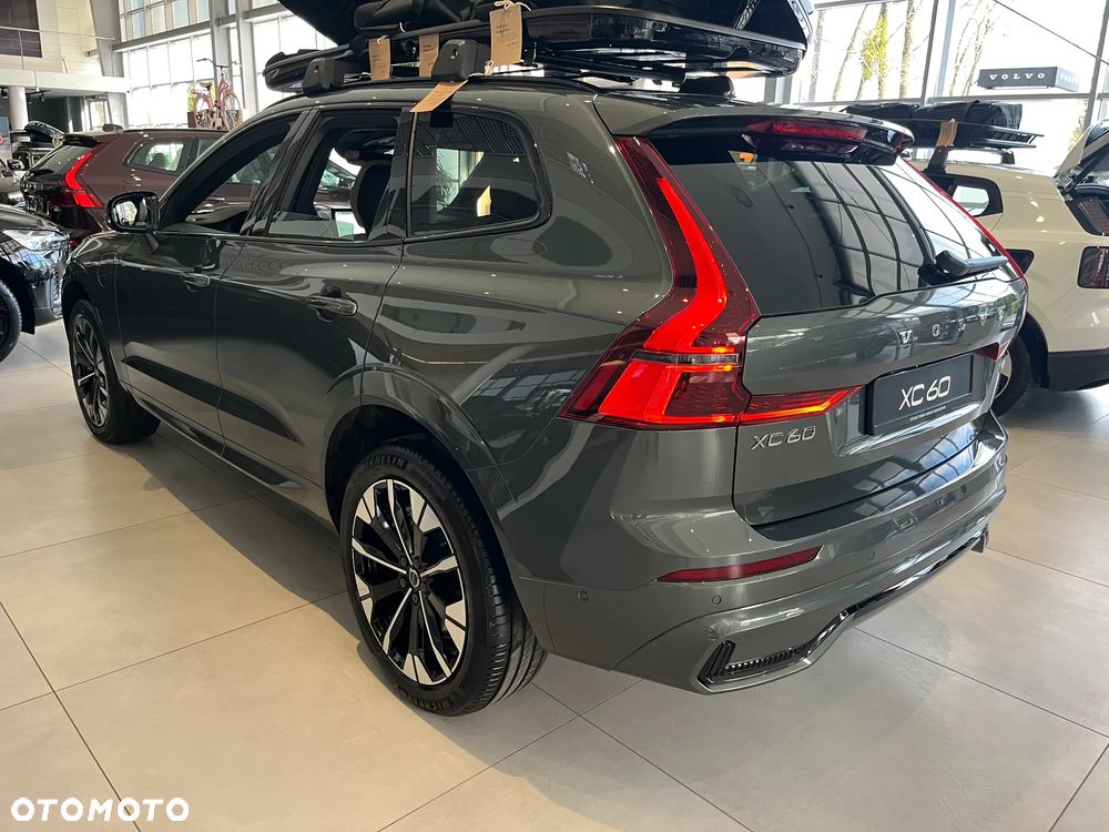 Volvo XC 60 T6 Plug-In Hybrid AWD Ultra Dark - 4