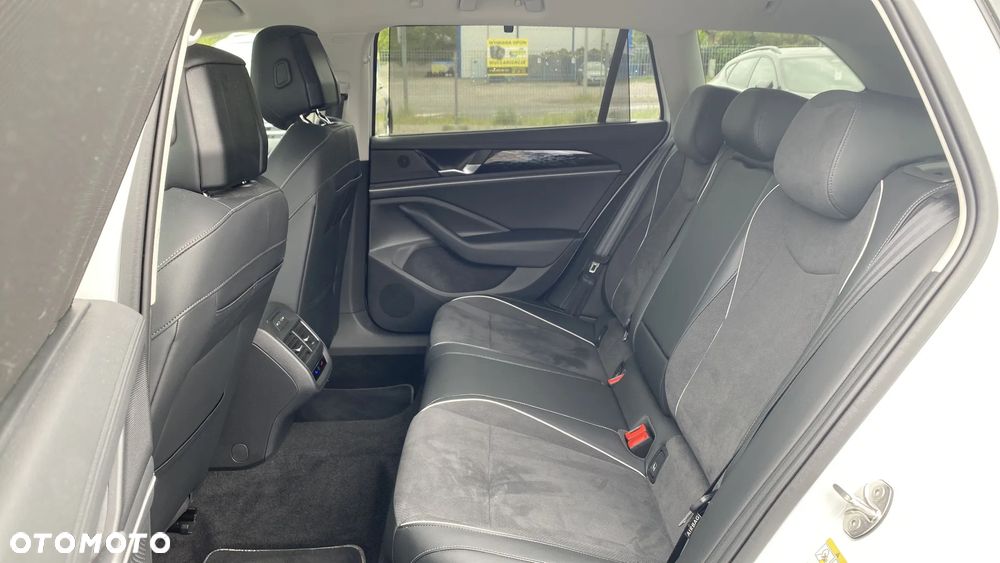 Volkswagen Passat Variant 2.0 TDI SCR Business Plus DSG - 25
