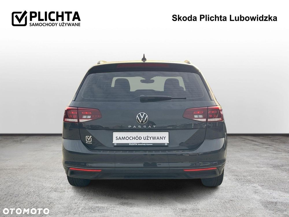 Volkswagen Passat - 4