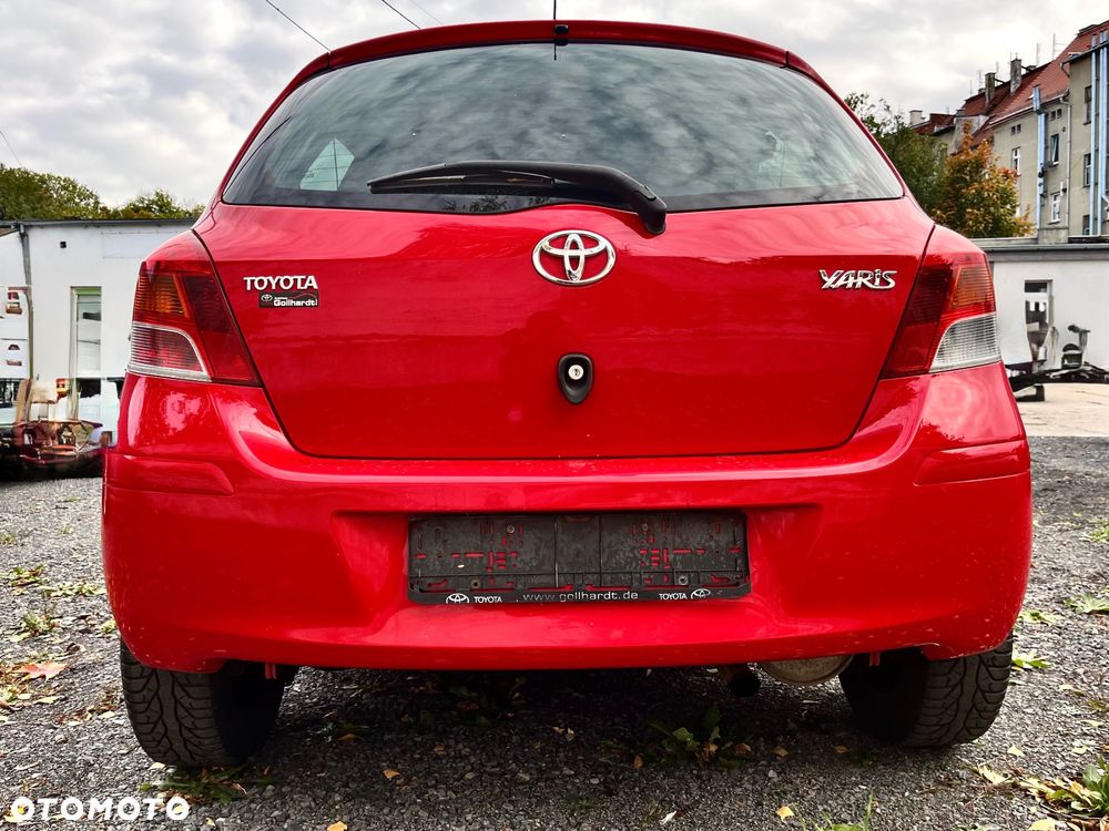 Toyota Yaris 1.33 VVT-i Executive - 4