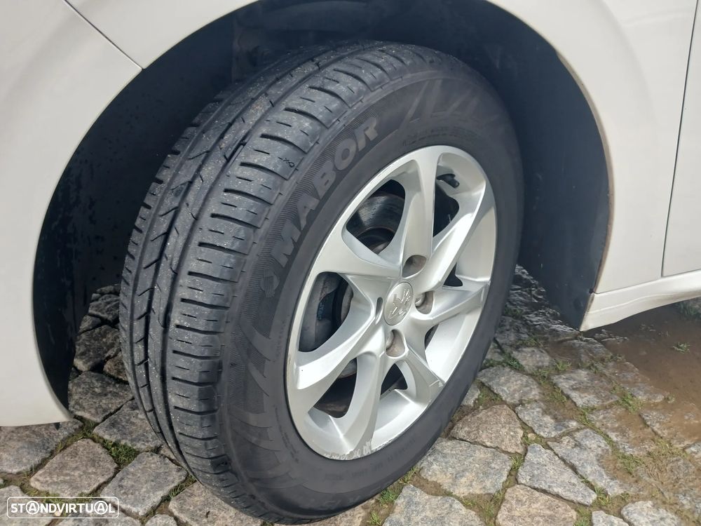 Peugeot 208 1.4 HDi Active - 12
