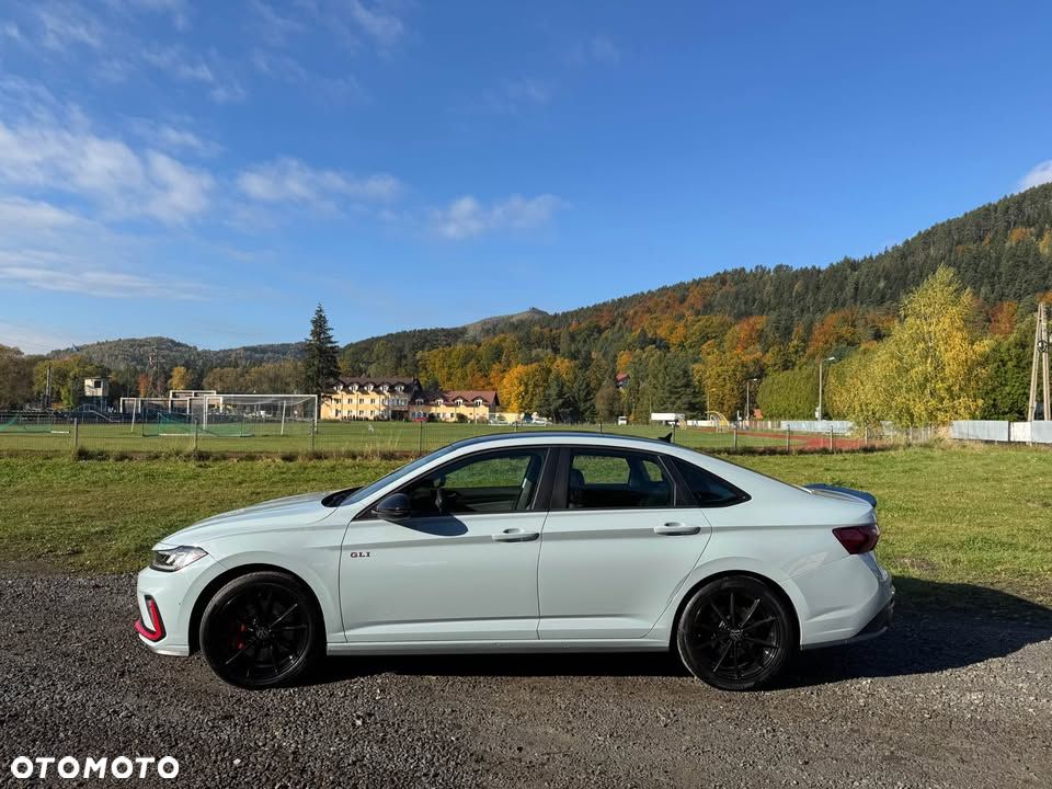Volkswagen Jetta - 9