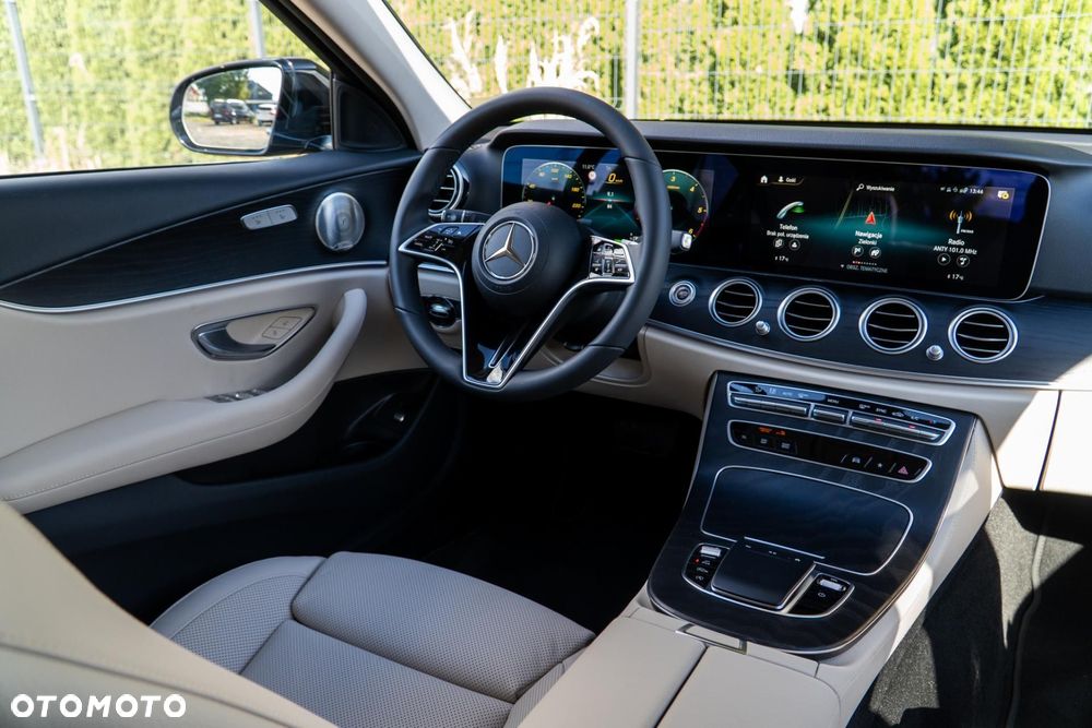 Mercedes-Benz Klasa E - 16